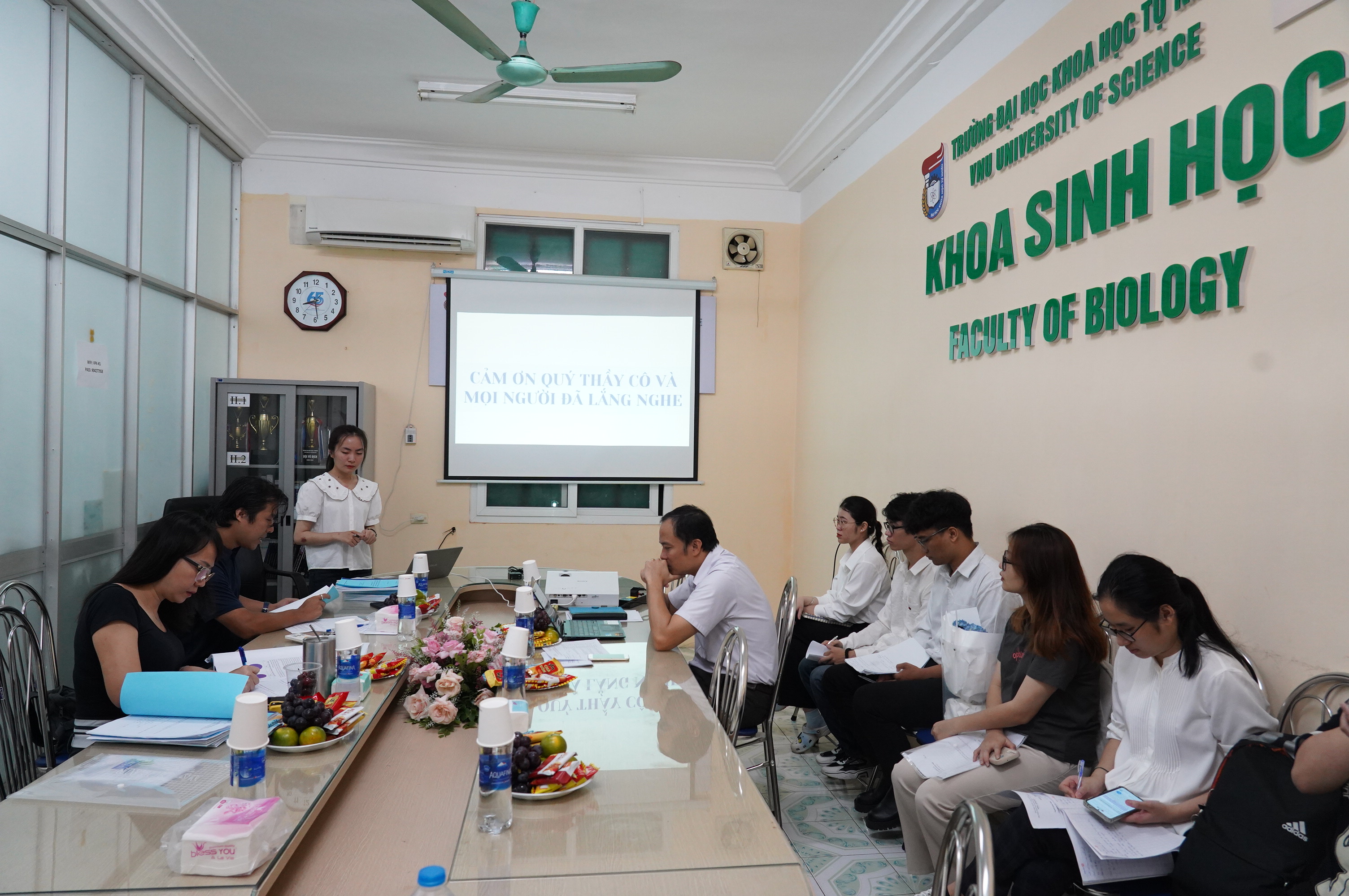 Ngành Sinh dược học khác gì ngành Công nghệ sinh học?