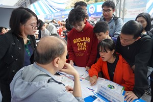 Các ngành khoa học công nghệ của Trường Đại học Khoa học Tự nhiên thu hút học sinh